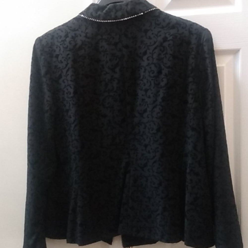 Elegant jacket - Picture 2 of 3